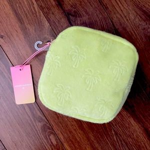 🌴 💛 NWT SCL Terry pouch with palm trees! 🌴💛